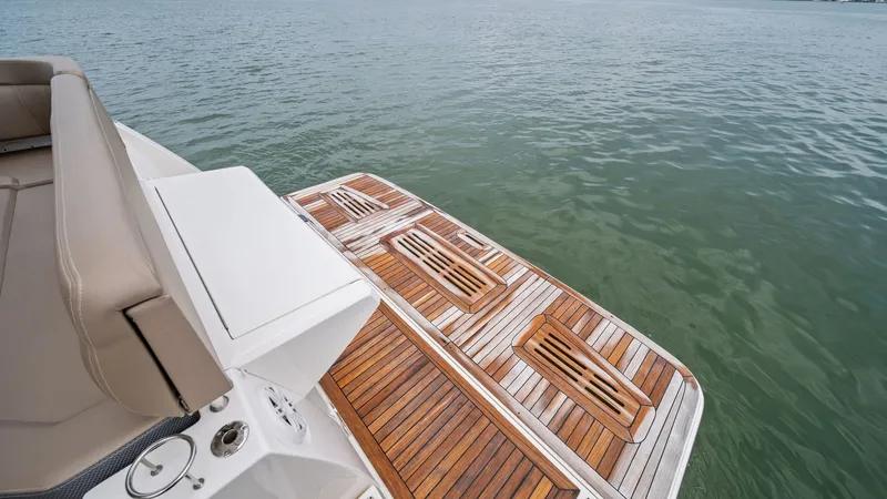 Slide: The Image of Sea Ray 400 fly 2018 - 8