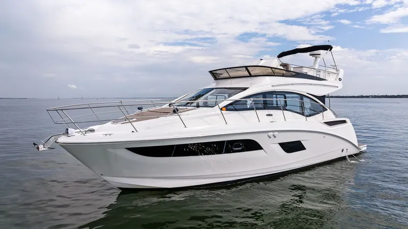 Slide: The Image of Sea Ray 400 fly 2018 - 46