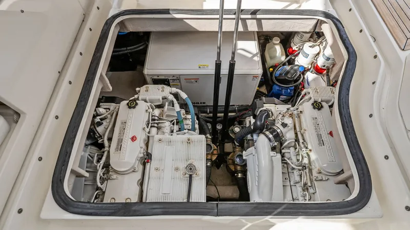 Slide: The Image of Sea Ray 400 fly 2018 - 43