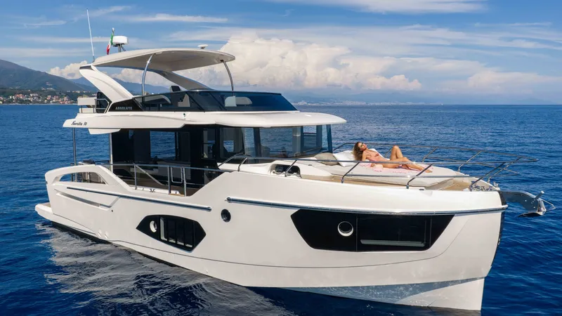 Slide: The Image of Absolute Navetta 50 2027 - 37