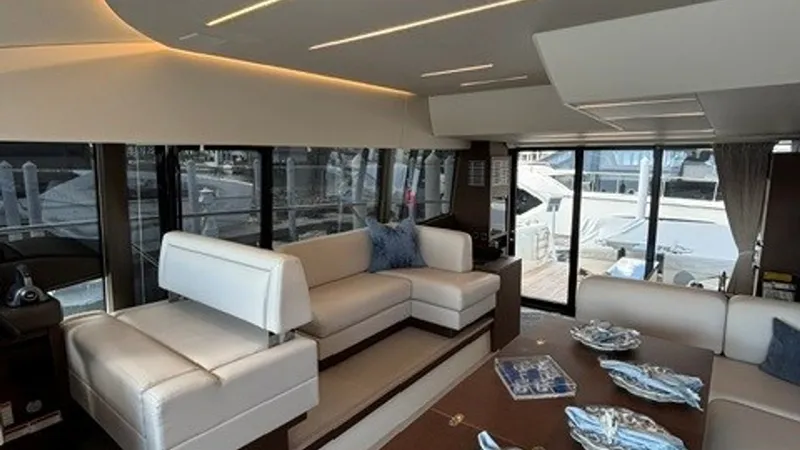 Slide: The Image of Prestige 520 Flybridge 2024 - 4
