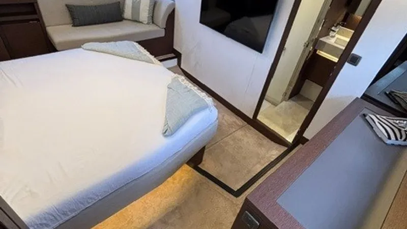 Slide: The Image of Prestige 520 Flybridge 2024 - 10