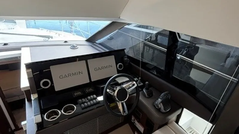Slide: The Image of Prestige 520 Flybridge 2024 - 1