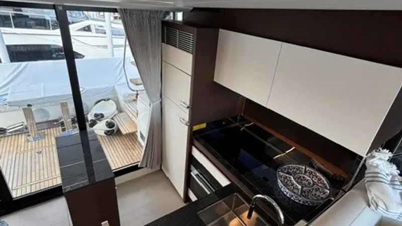 Slide: The Image of Prestige 520 Flybridge 2024 - 5