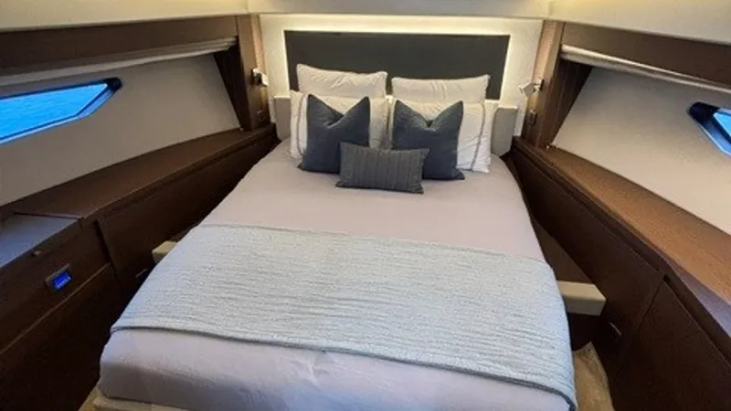 Slide: The Image of Prestige 520 Flybridge 2024 - 6