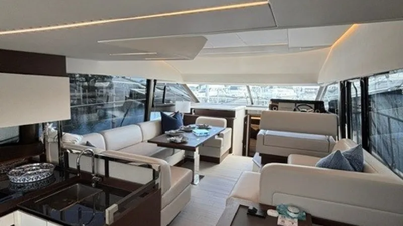 Slide: The Image of Prestige 520 Flybridge 2024 - 13
