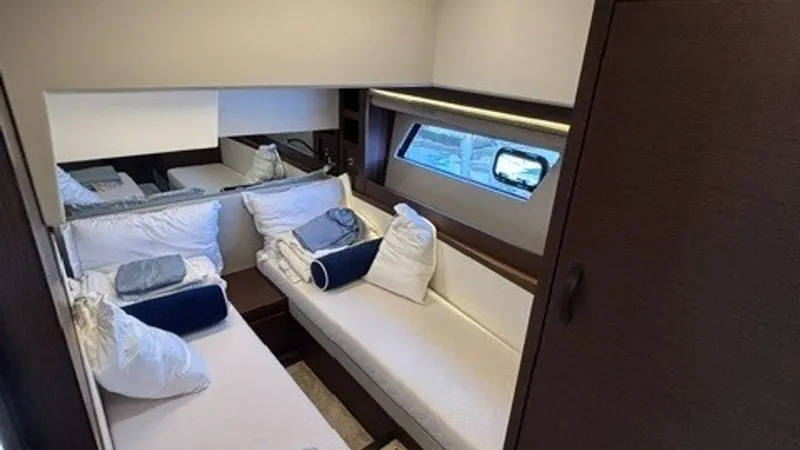 Slide: The Image of Prestige 520 Flybridge 2024 - 12