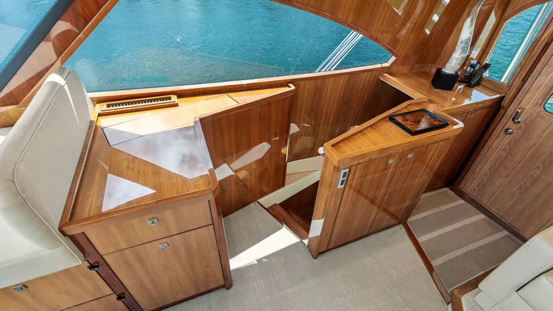 Slide: The Image of Viking 80 Enclosed Bridge 2016 - 92