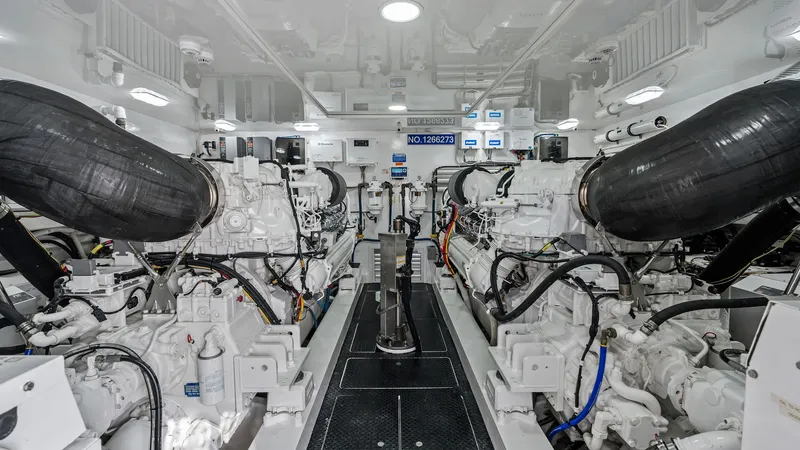 Slide: The Image of Viking 80 Enclosed Bridge 2016 - 114