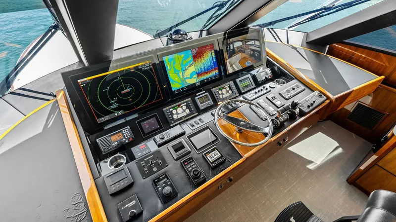 Slide: The Image of Viking 80 Enclosed Bridge 2016 - 88
