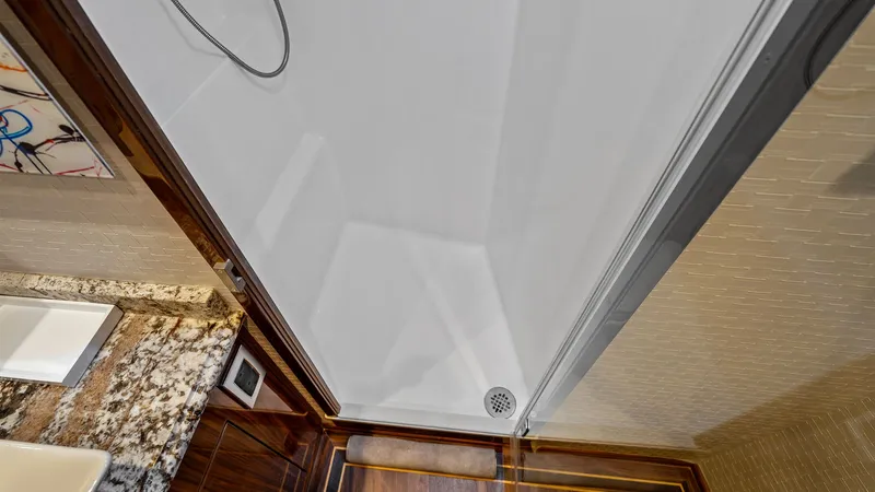 Slide: The Image of Viking 80 Enclosed Bridge 2016 - 62