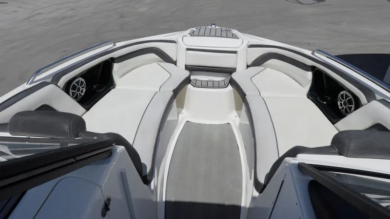 Slide: The Image of Yamaha 242 Limited S E-Series 2019 - 12