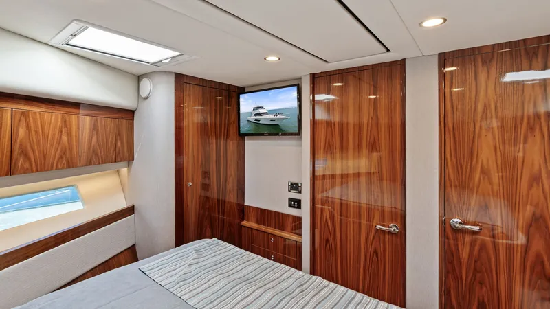 Slide: The Image of Riviera 57 Enclosed Bridge 2021 - 71