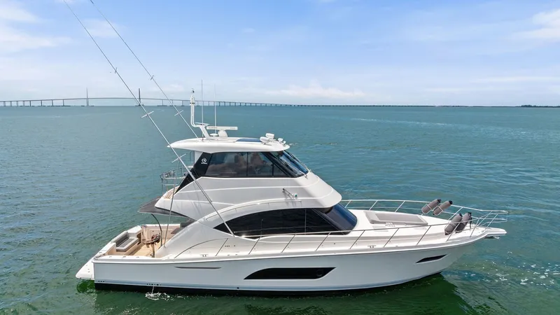 Slide: The Image of Riviera 57 Enclosed Bridge 2021 - 104