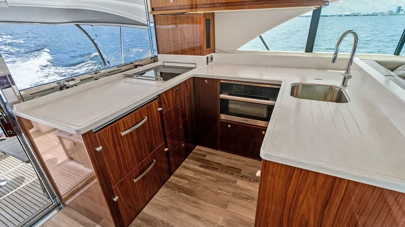 Slide: The Image of Riviera 57 Enclosed Bridge 2021 - 53