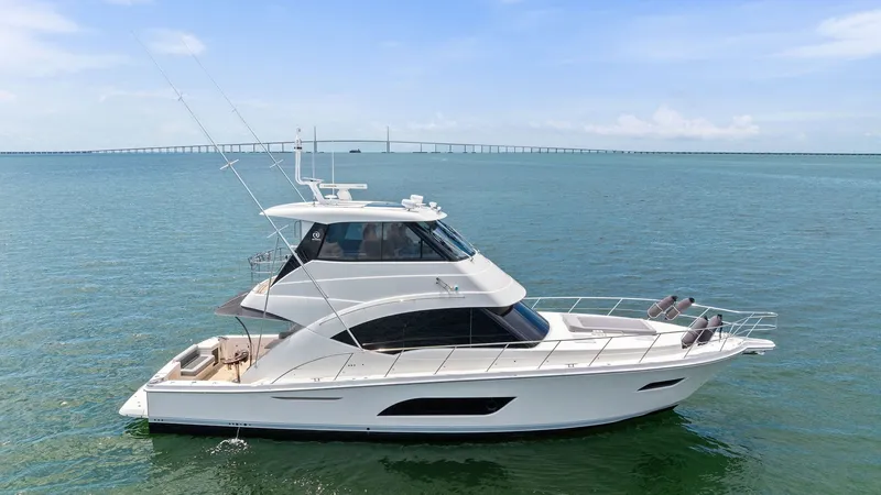 Slide: The Image of Riviera 57 Enclosed Bridge 2021 - 95