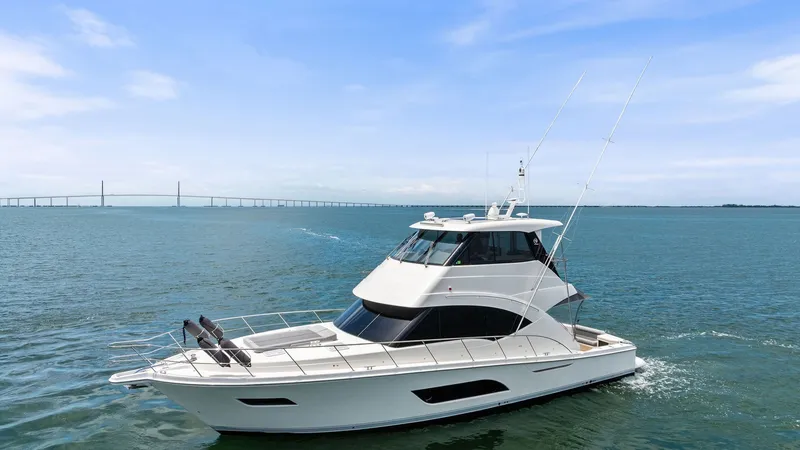 Slide: The Image of Riviera 57 Enclosed Bridge 2021 - 90
