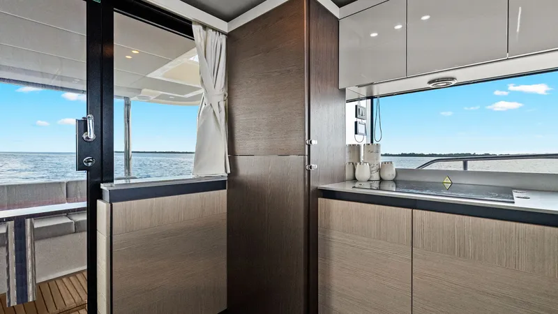 Slide: The Image of Absolute 52 Navetta 2024 - 32