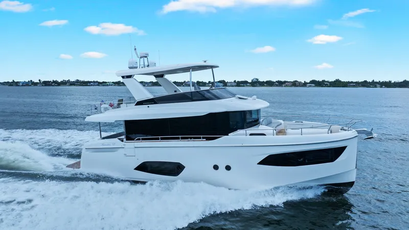 Slide: The Image of Absolute 52 Navetta 2024 - 95