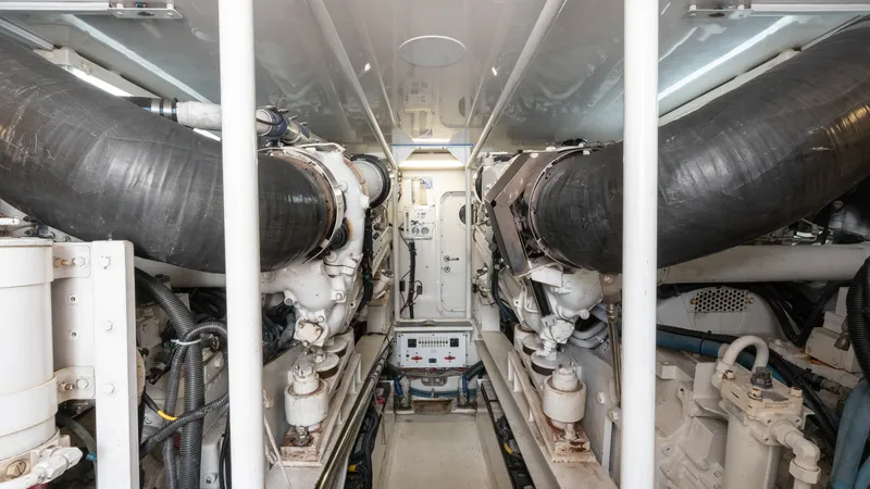 Slide: The Image of Viking 65 Enclosed Bridge 2001 - 36