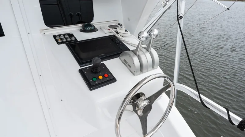 Slide: The Image of Viking 65 Enclosed Bridge 2001 - 32