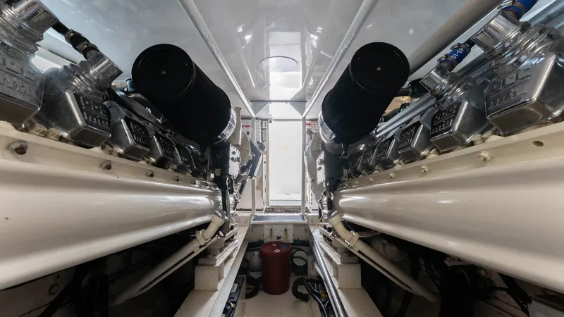 Slide: The Image of Viking 65 Enclosed Bridge 2001 - 40