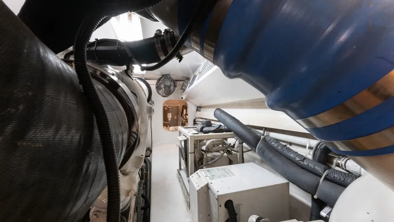 Slide: The Image of Viking 65 Enclosed Bridge 2001 - 41