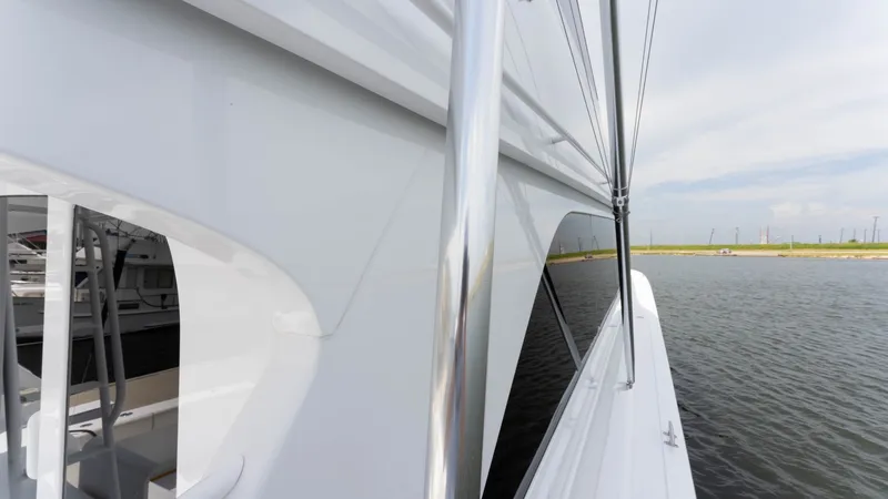Slide: The Image of Viking 65 Enclosed Bridge 2001 - 43