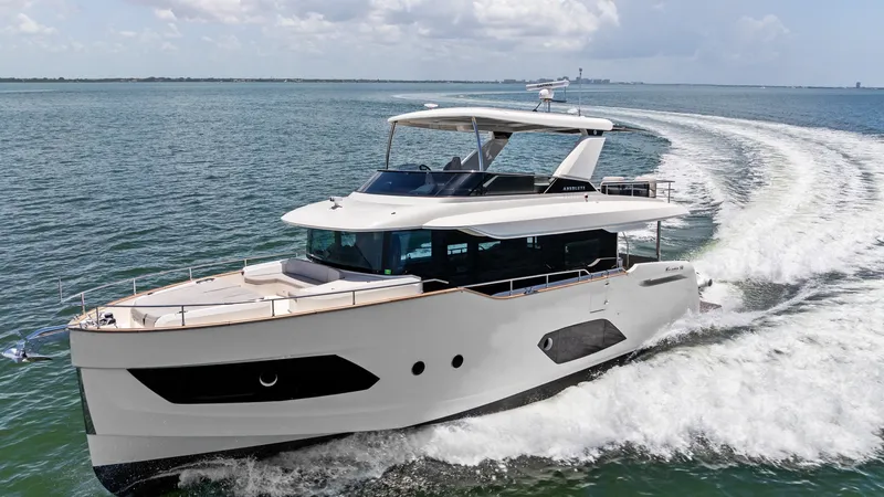 Slide: The Image of Absolute Navetta 58 2026 - 0