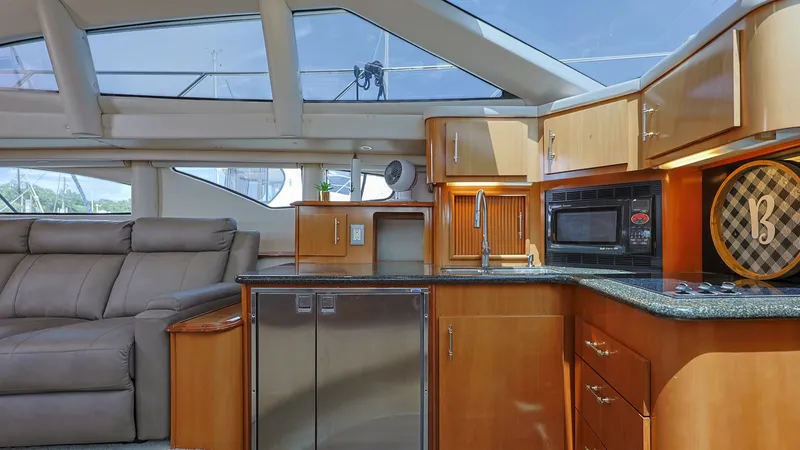 Slide: The Image of Carver Yachts 396 Motor Yacht 2006 - 17