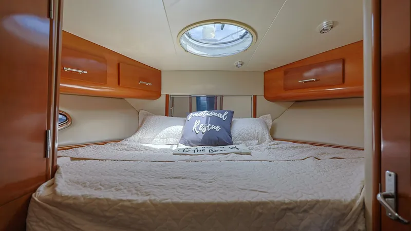 Slide: The Image of Carver Yachts 396 Motor Yacht 2006 - 23