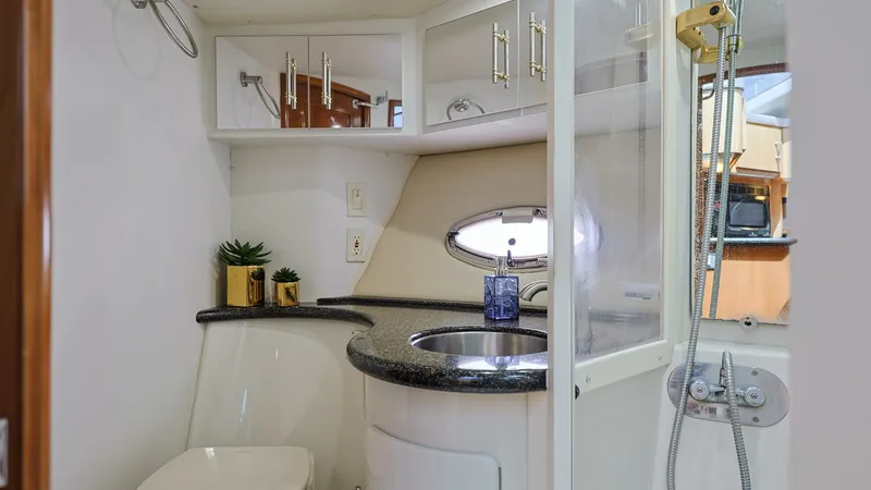 Slide: The Image of Carver Yachts 396 Motor Yacht 2006 - 24