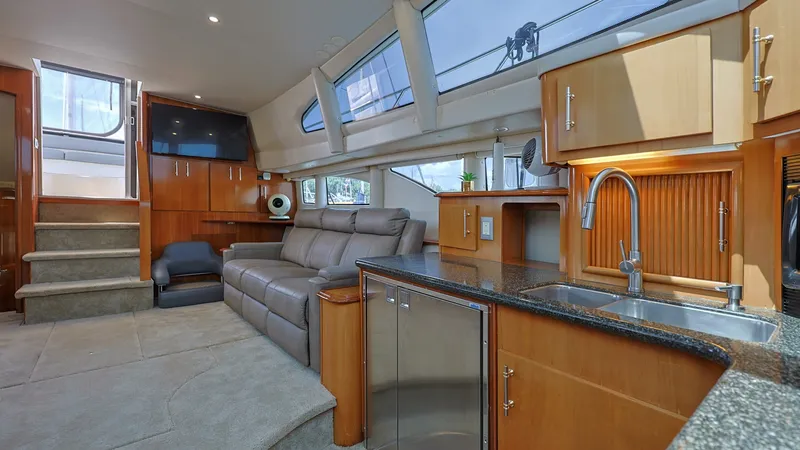 Slide: The Image of Carver Yachts 396 Motor Yacht 2006 - 13