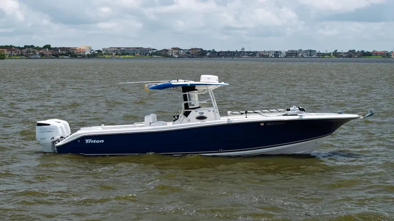 The Image of Triton 351 Center Console 2005 - 0