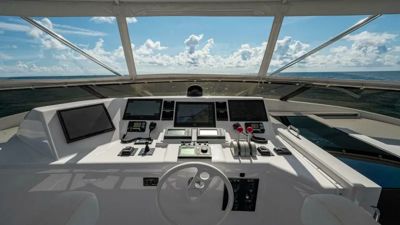 Slide: The Image of Hatteras 100 Raised Pilothouse 2003 - 44