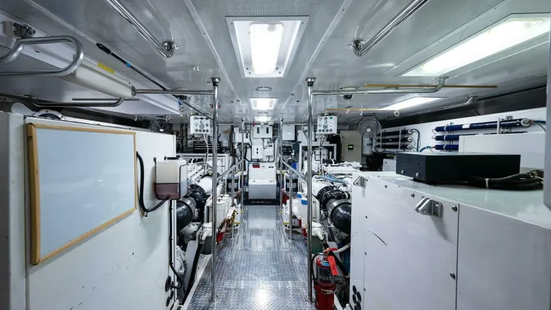 Slide: The Image of Hatteras 100 Raised Pilothouse 2003 - 76