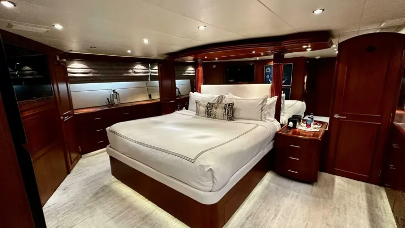 Slide: The Image of Hatteras 100 Raised Pilothouse 2003 - 2