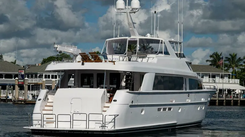 Slide: The Image of Hatteras 100 Raised Pilothouse 2003 - 88