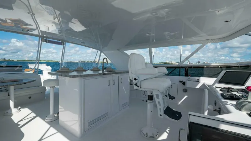 Slide: The Image of Hatteras 100 Raised Pilothouse 2003 - 50