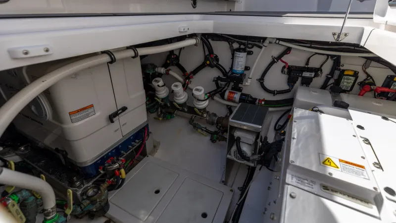 Slide: The Image of Everglades 455 Center Console 2024 - 33