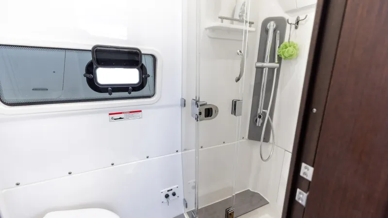 Slide: The Image of Everglades 455 Center Console 2024 - 38