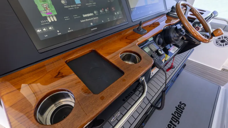 Slide: The Image of Everglades 455 Center Console 2024 - 24