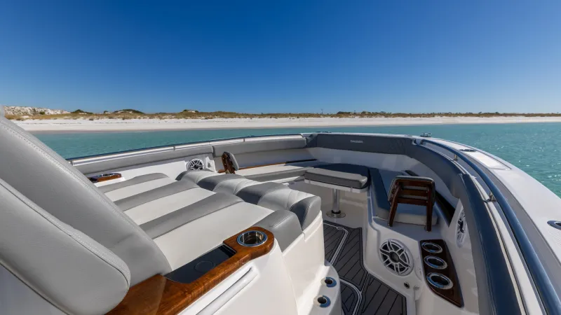 Slide: The Image of Everglades 455 Center Console 2024 - 8