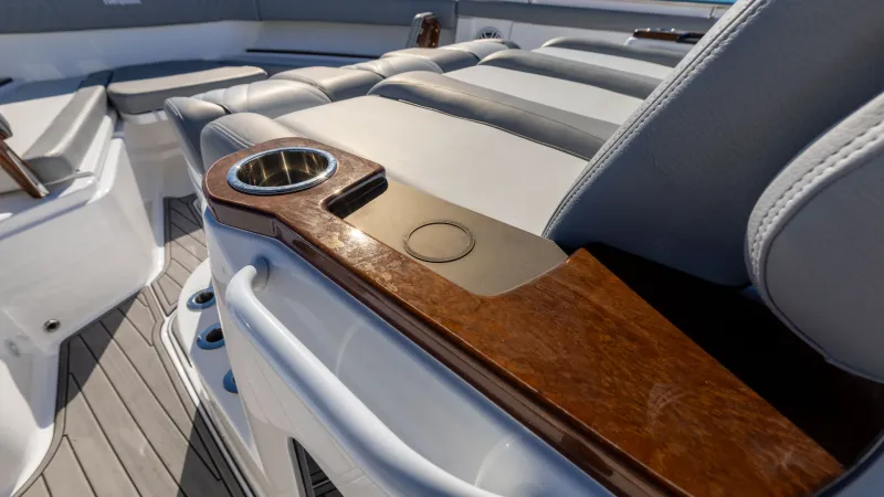 Slide: The Image of Everglades 455 Center Console 2024 - 6