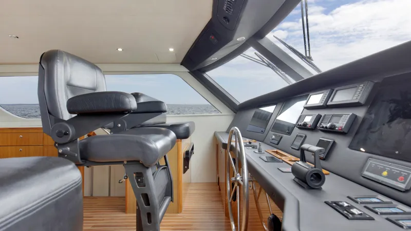Slide: The Image of Viking 74 Enclosed Bridge 2007 - 29