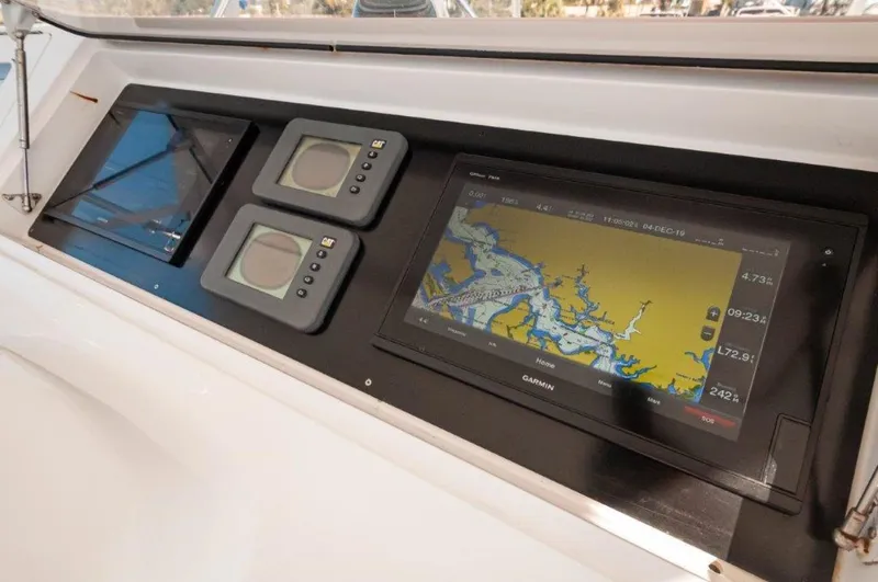 Slide: The Image of Viking 61 Convertible 2001 - 31