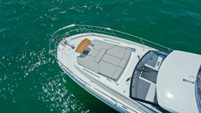 Slide: The Image of Prestige 590 Flybridge 2022 - 68