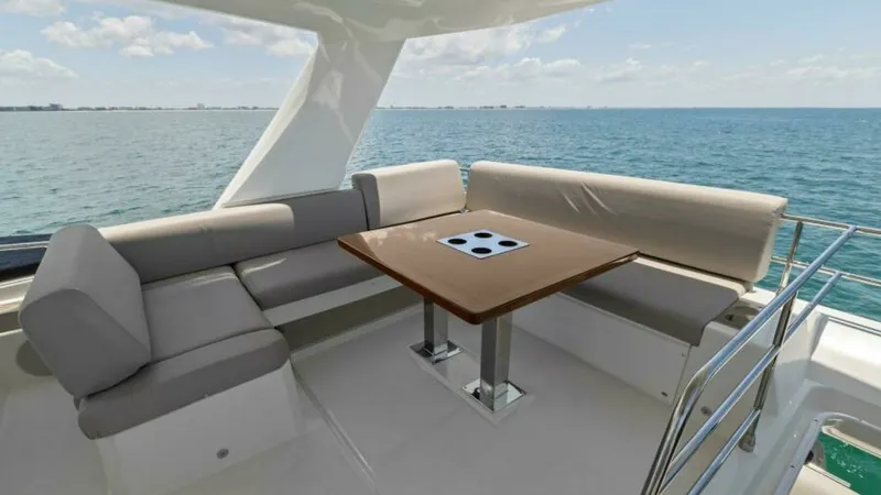 Slide: The Image of Prestige 590 Flybridge 2022 - 46