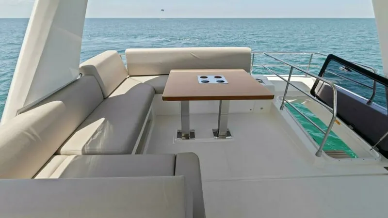 Slide: The Image of Prestige 590 Flybridge 2022 - 47