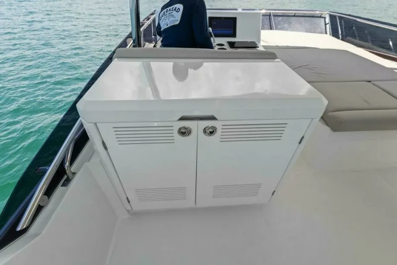 Slide: The Image of Prestige 590 Flybridge 2022 - 50